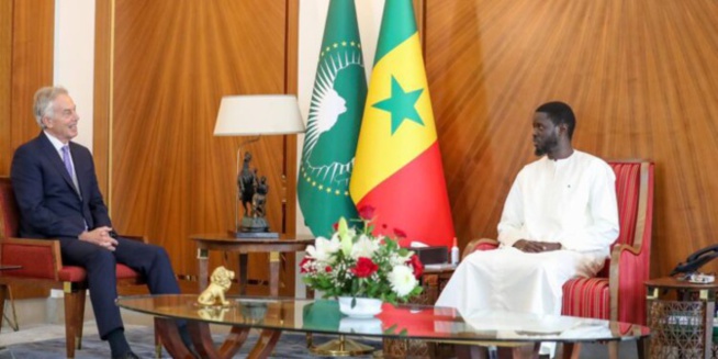VAR- Diomaye reçoit Tony Blair que Sonko qualifiait de «manipulateur»