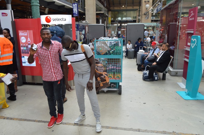 Les premières images de l'arrivé de Pape Diouf à Bruxelles juste avec le grand show au Bodega . Regardez