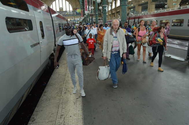 Les premières images de l'arrivé de Pape Diouf à Bruxelles juste avec le grand show au Bodega . Regardez