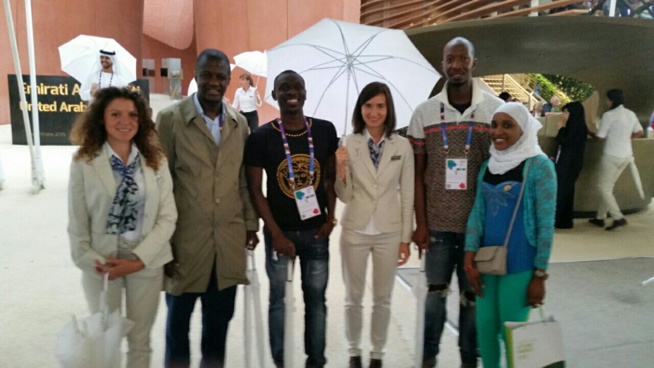 Expos de Milan 2015, Le Docteur Malick Diop reçoit Pape Diouf au stand du Sénégal.