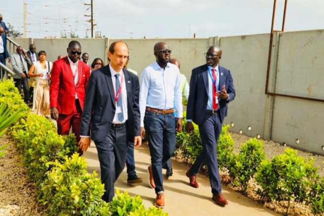 Photos : Malick Ndiaye, ministre des Transports, visite les installations du TER