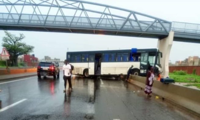 Conditions météorologiques difficiles : Sur l'Autoroute à péage, un accident fait un mort et vingt blessés à hauteur de Rufisque