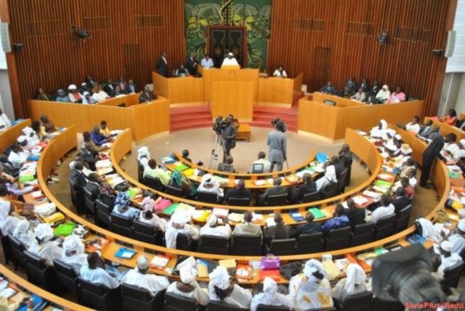 Révision de la constitution : les membres de la commission des lois convoqués en réunion ce samedi