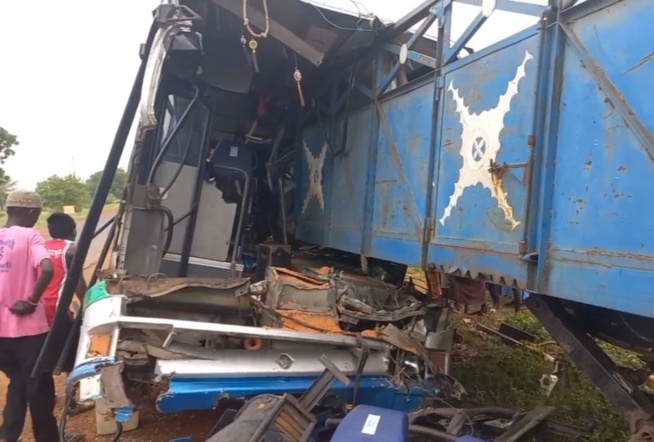 Accident mortel à Maka Bragueye (Louga ) : un mort et 24 blessés, dont 11 dans un état grave