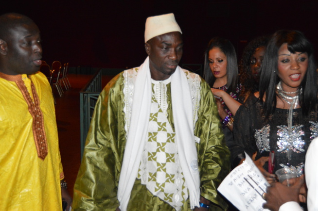 En Direct de Paris: La Diva Coumba Gawlo réussi son pari en remplissant la salle.Revivez les premières images.