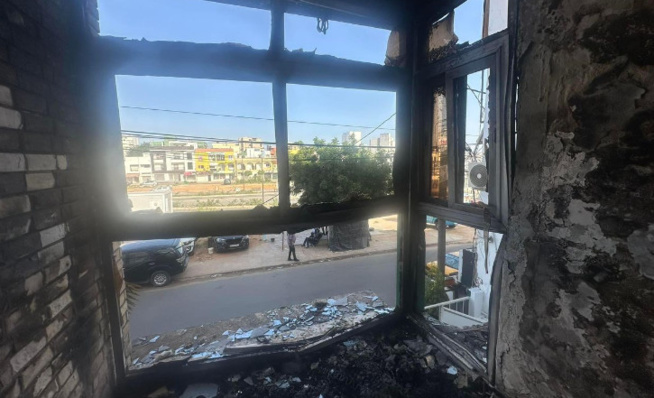 Législatives : Le siège de Taxawu Sénégal saccagé et incendié (Photos)