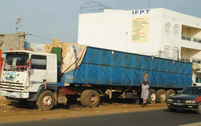 Camion-Epave: 30 ans de stationnement illégal sur la voie publique