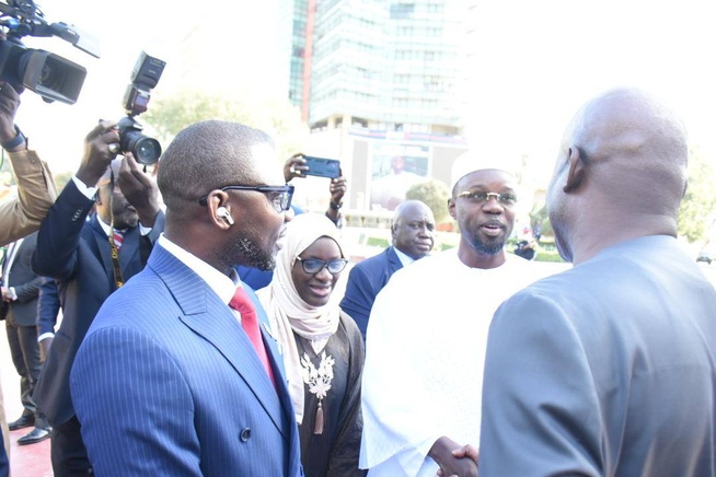 DPG: l'arrivée du Premier ministre Ousmane SONKO à l'Assemblée nationale en images