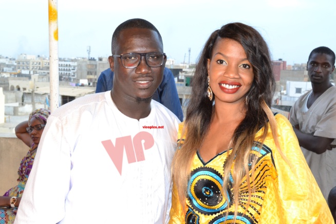 Viviane  Chidid au baptême de son homonyme, la fille de son manager Djidiack. Revivez le grand R-V des artistes.