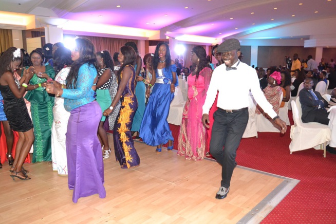 Soirée de gala de l'association des femmes Fatickoises avec le nouveau Pape de la musique Sénégalaise et la génération consciente au King Fhad Place.