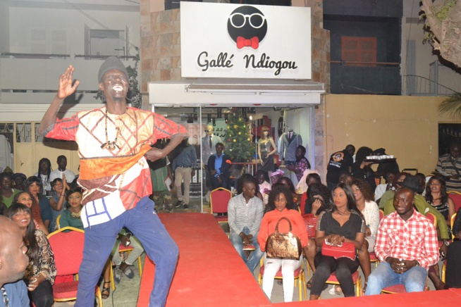 Anniversaire Gallé Ndiogou, le rendez-vous du chic et du glamour au HLM en face Madieye Sall. Revivez les images.