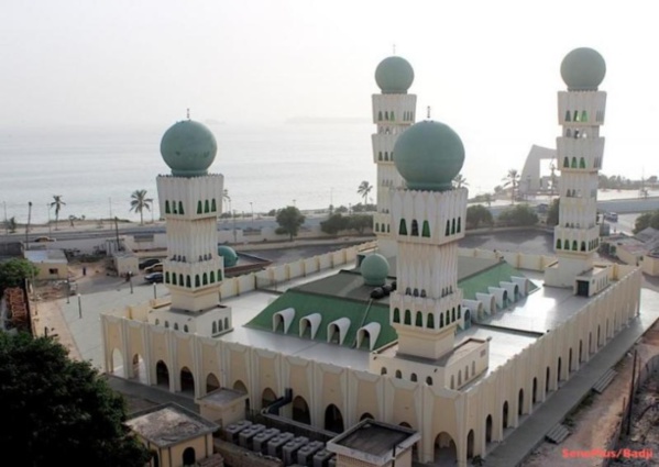 L'Imam Thierno Seydou Nourou Mountaga Tall: "L'internet est le nouveau marabout qui recrute des jeunes pour des actes terroristes"