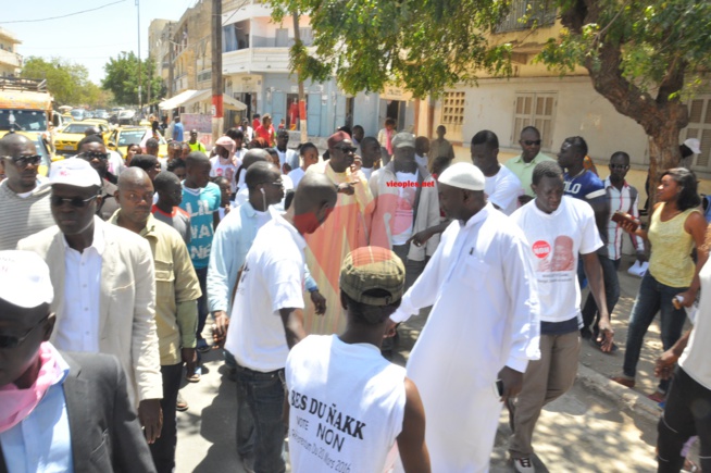 En images: Campagne de sensibilisation du Front NON à Grand Dakar.