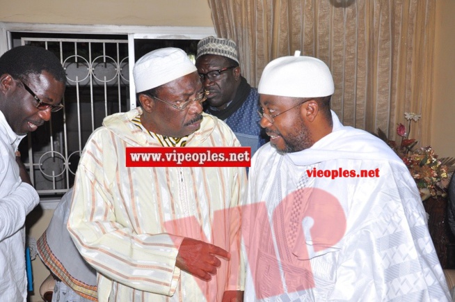 Les premières images +vidéo de Sheikh Alassane Séne à sa sortie de la prison de Cap Manuel.