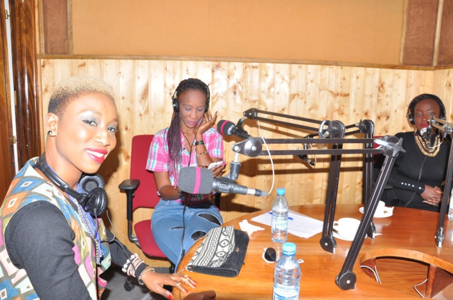 Le groupe Safari: Khadija, Maria et Ndeffa sur les ondes de la FEM FM de la diva Coumba Gawlo.