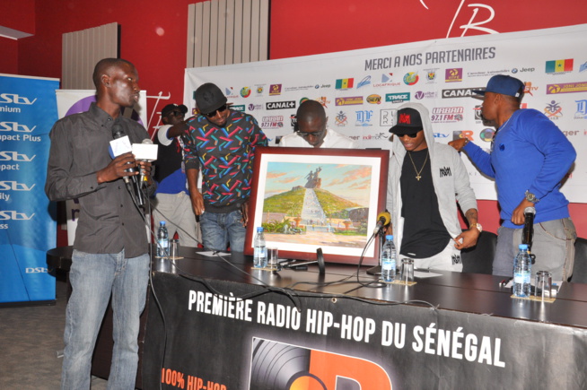 Les images de la conférence de presse de l'artiste Nigerien WIZKID à Dakar.