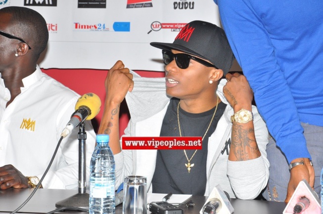 Les images de la conférence de presse de l'artiste Nigerien WIZKID à Dakar.