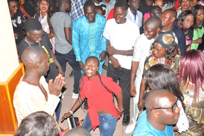 Soirée Fans Club: Pape Diouf pimente et explose la scéne du Ravin.