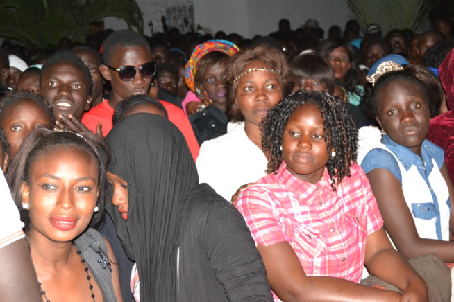 Concert explosif à la Cité Claudel Pape Diouf ravit la vedette et chauffe les étudiantes.