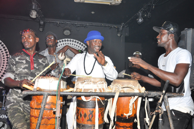 Dans la chaleur des Almadies Pape Diouf explose le Baramundi.