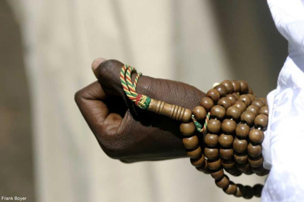 Forte présence du chapelet dans la société sénégalaise : Preuve d’une fervente foi ou de l’exhibitionnisme religieux ?