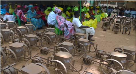 Pour booster la production agricole : Pape Abdoulaye Seck octroie 100 semoirs et 50 houes à la Fepromas de Paoskoto