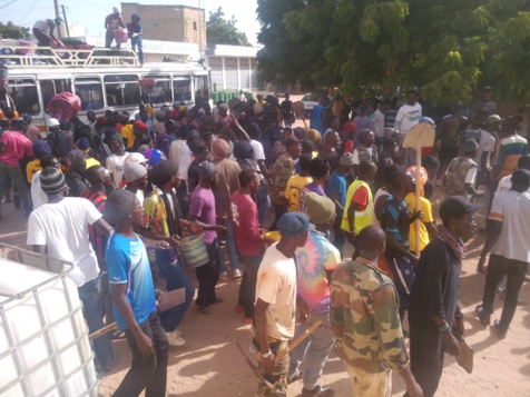 Les talibés de Serigne Modou Kara à l'assaut des zones inondées de Touba