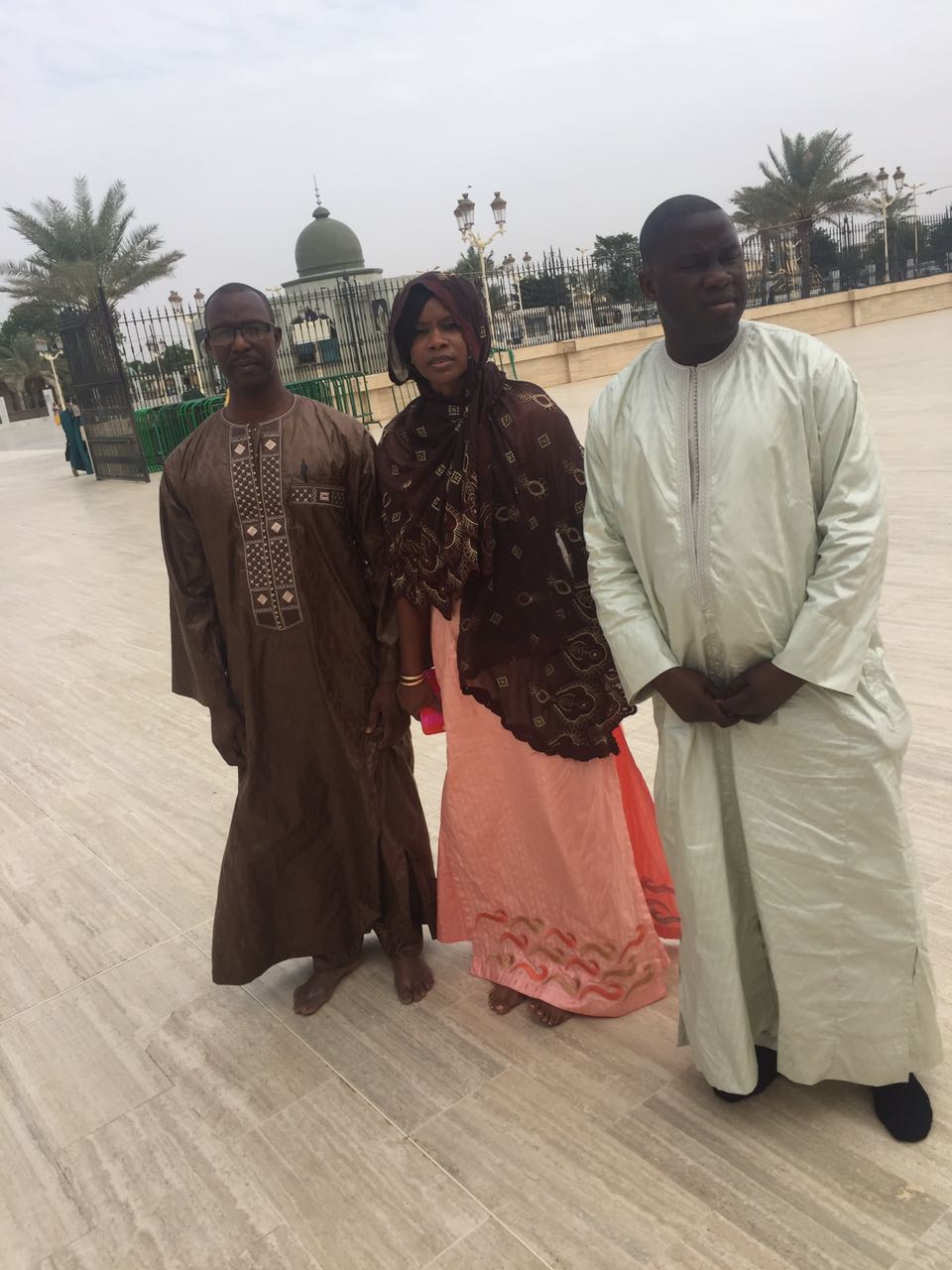 Ami Samaké en compagnie de Serigne Abdourahmane Mbacké chez  Serigne Sidy Moctar à Touba.