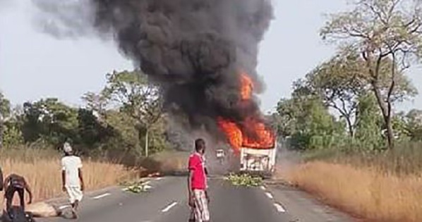 Horreur à Tambacounda : 13 morts et 84 blessés suite à une collusion entre un gros porteur et un bus à Koumpentoum