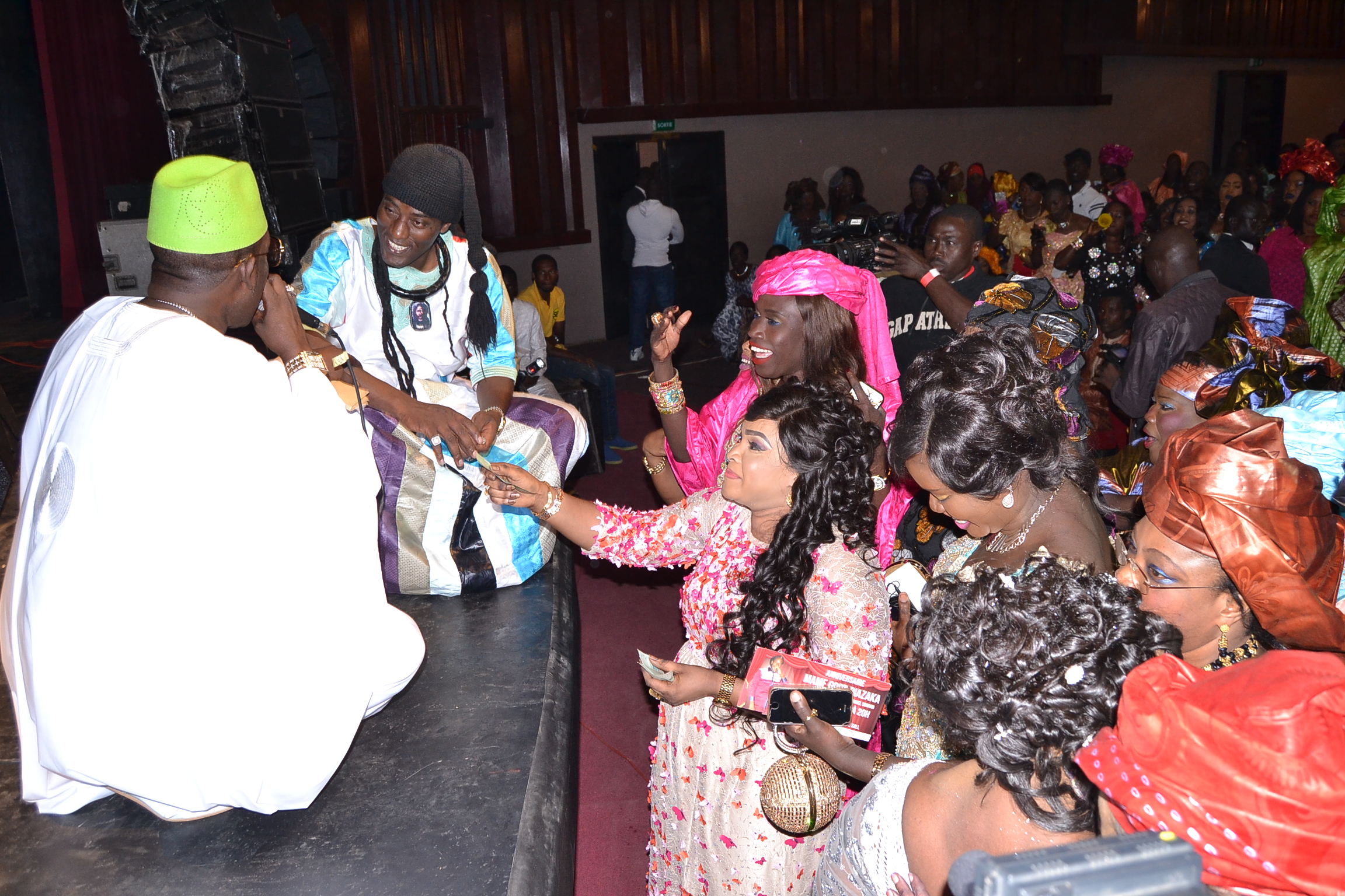 La député Fatou Thiam seconde épouse du chanteur Mame Goor ravit la vedette à sorano