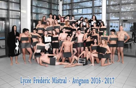 Ils ont eu le culot de faire leur photo de classe nus