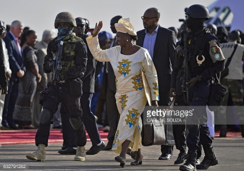 Adama Barrow à Banjul avec une sécurité armée jusqu'aux dents