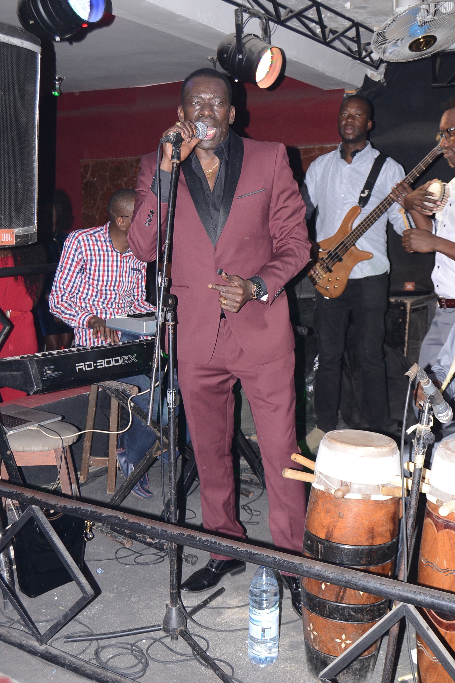 RAKHASS ANNIVERSAIRE: Assane Ndiaye chauffe l'Alize club. Regardez