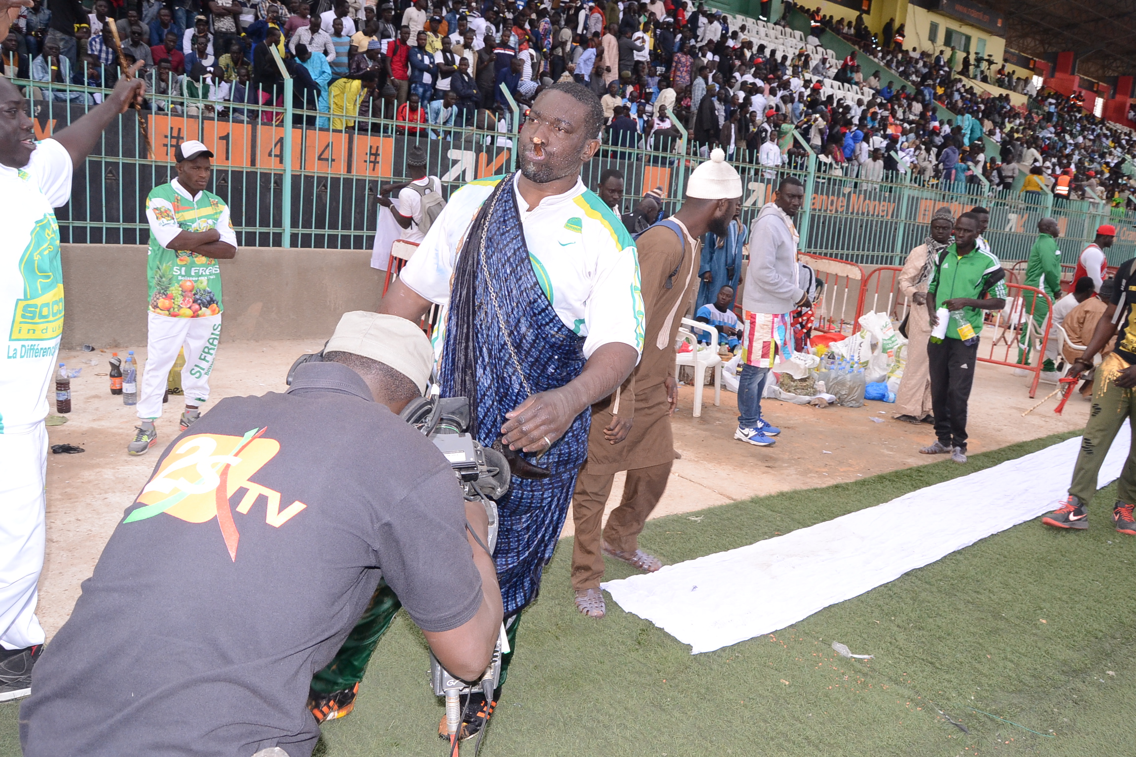 En images du combat de lutte Boy Niang vs Gouy Gui par PAF PRODUCTION de Pape Abdou Fall au stade Demba Diop.