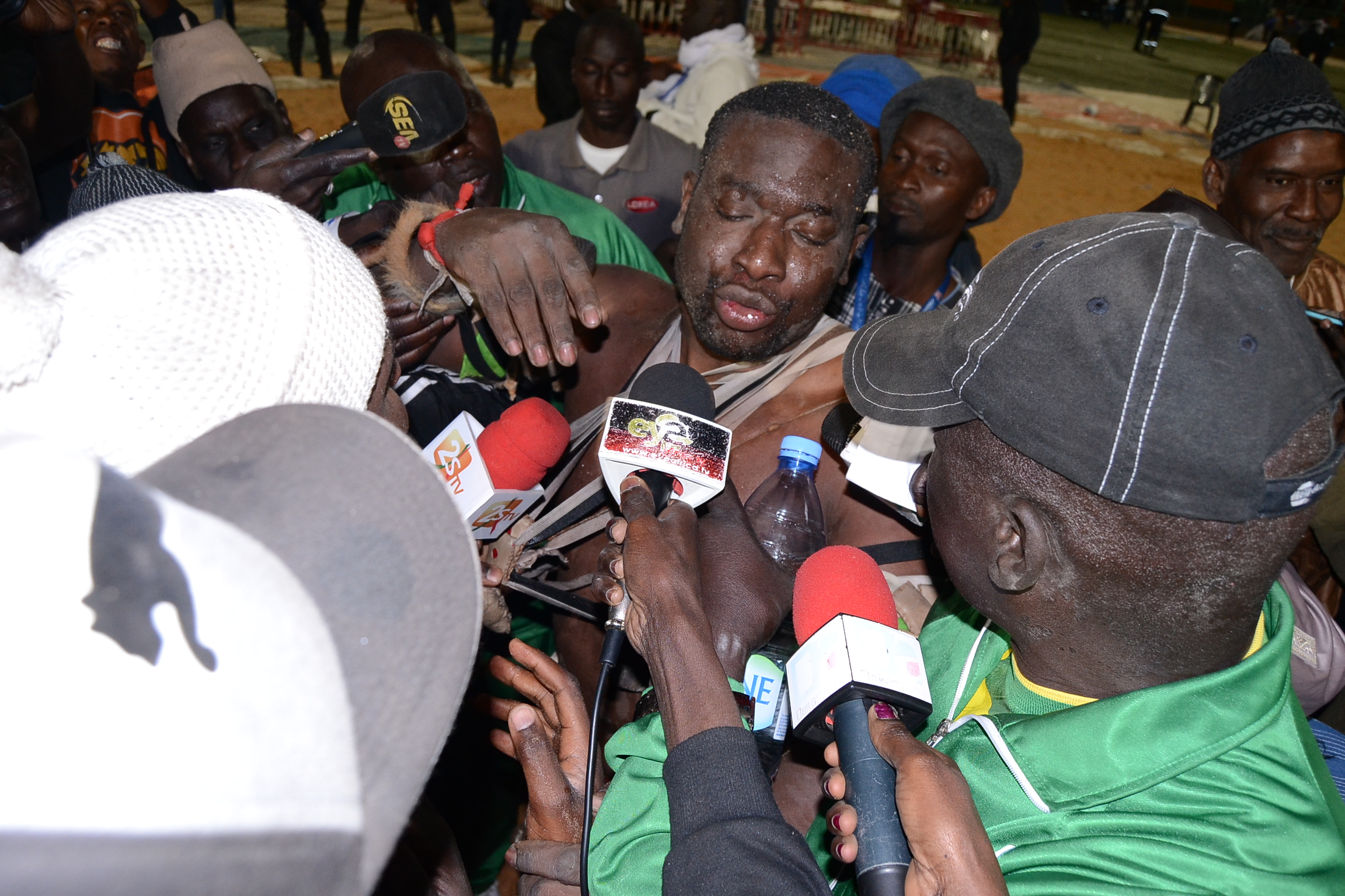 En images du combat de lutte Boy Niang vs Gouy Gui par PAF PRODUCTION de Pape Abdou Fall au stade Demba Diop.