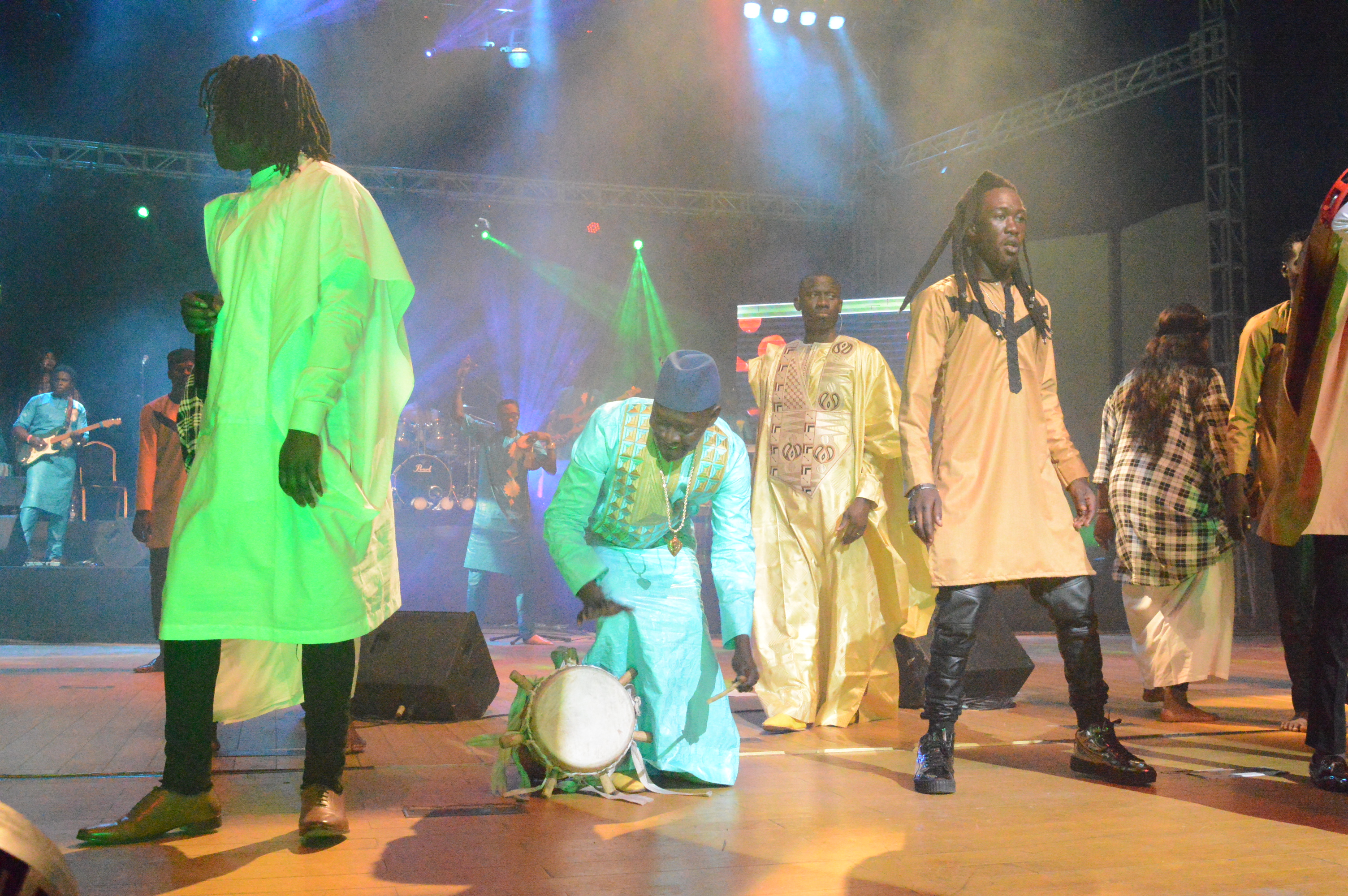 GOUDI FANS YI: Le chalenge day de Pape Diouf à guichet fermé au grand theatre.Rendez-vous le 08 avril pour le grand bégué de Casablanca.