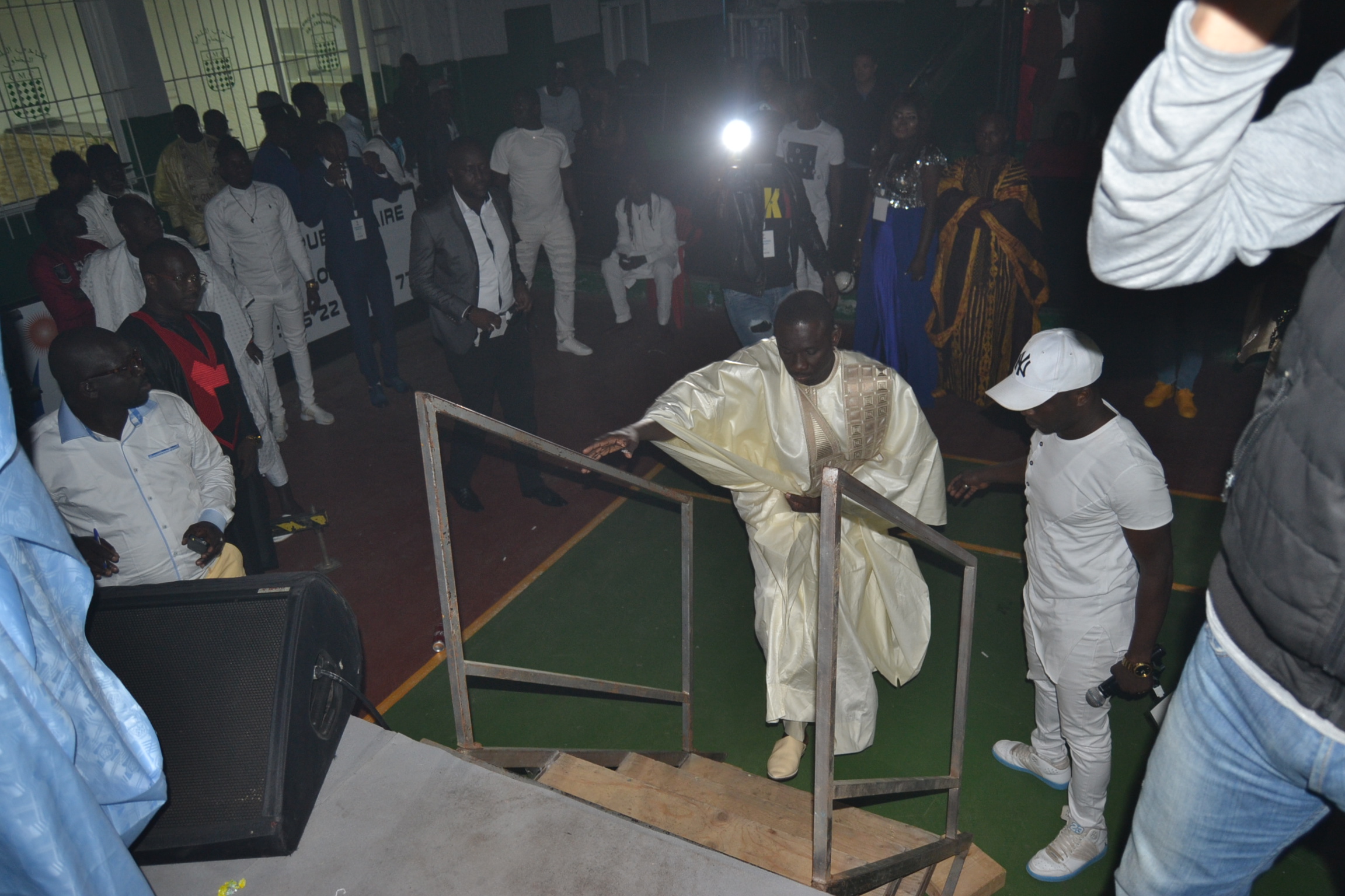 GRAND BÉGUÉ DE CASA: Pape Diouf met le feu au Cercle Municipal de Casablanca.