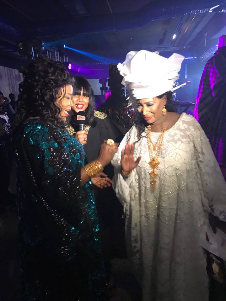 Rakhou Prod: Les deux diva Fatou Ngueweul et Kiné Lam enflamment la nuit des femmes au Palais des Congrés de Montreuil.