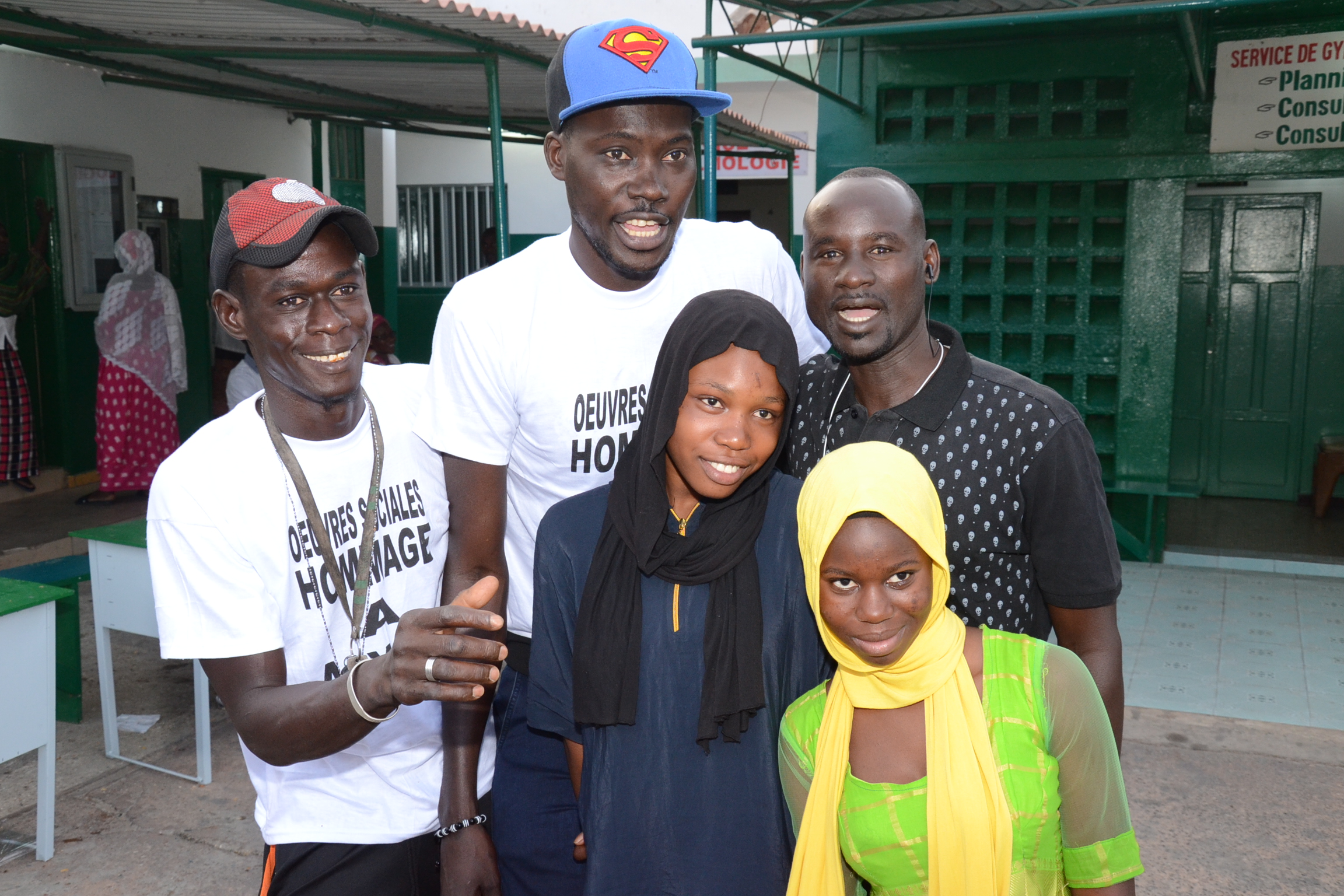 Oeuvre social: Le fans club nationale de Pape Diouf au chevet des malades de l'hopital Philipe Maguilen Senghor de Yoff.