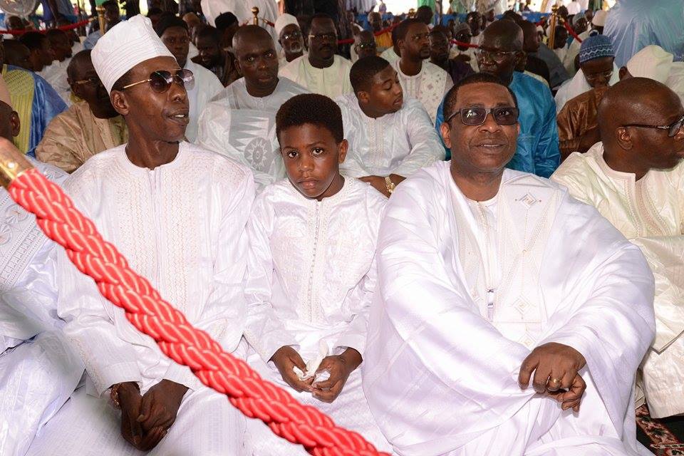 Qundles deux fréres se retrouvent à la mosquée Massalikouljin pour la priére de la tabaski.