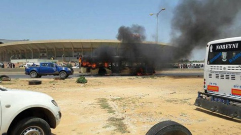 Transport public : après l’incendie d’un bus, Dakar Dem Dikk «punit » ses usagers de Grand-Yoff