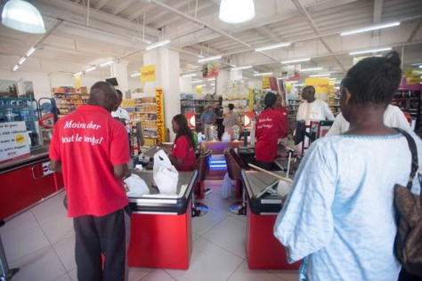 Magasin Auchan de “Keur Gorgui” : deux élèves envoyés en prison pour vol d’un flacon de parfum