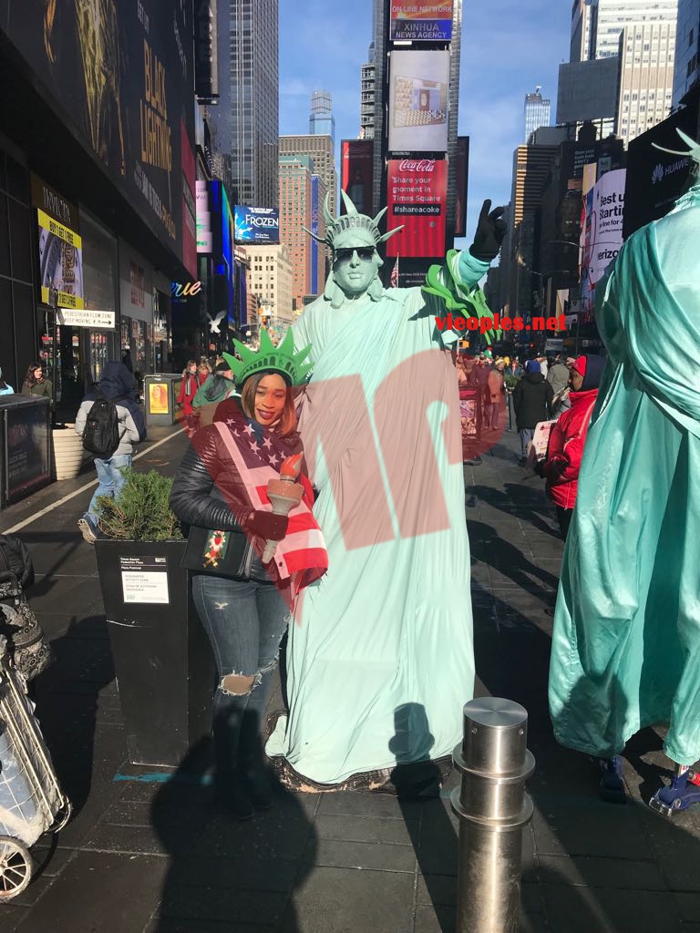 Aida Samb au plein coeur de New York (TIMESQUARE)