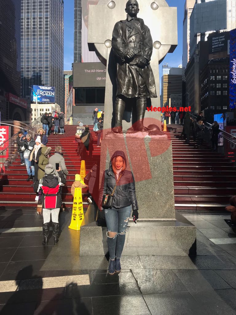 Aida Samb au plein coeur de New York (TIMESQUARE)