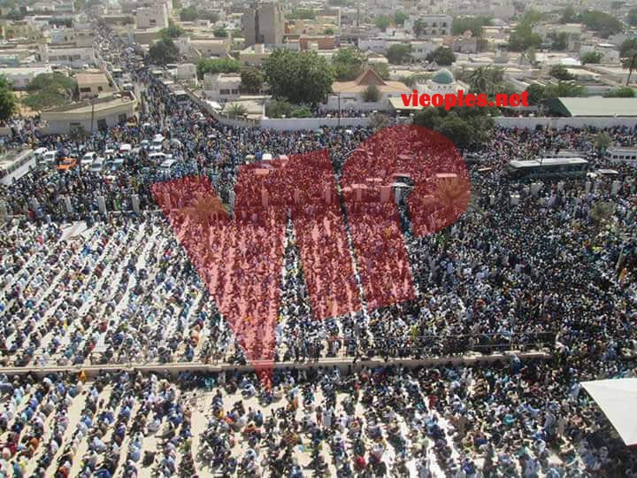 Prière de vendredi – La grande mosquée de Touba