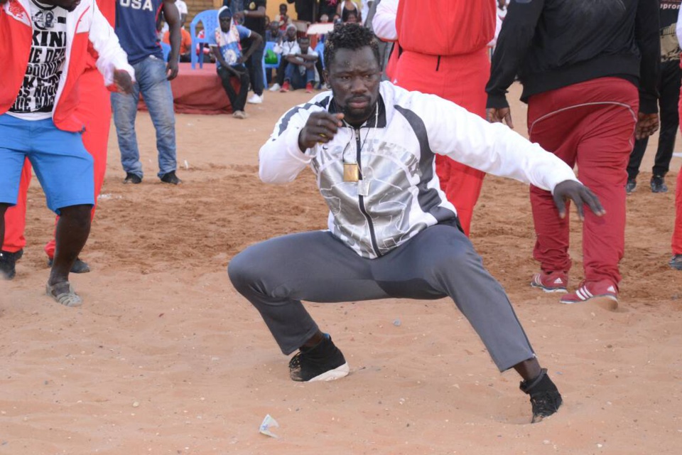 Urgent: Boy Niang a pris la décision d’offrir son drapeau à Ama Baldé