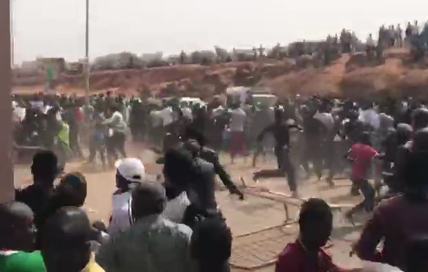 En exclusivité – Balla /Gris : Pagaille au stade : bagarre géante entre …Regardez