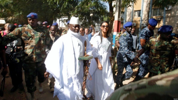 Gambie: Deux généraux proches de Jammeh jugés pour désertion, plaident "non coupable"