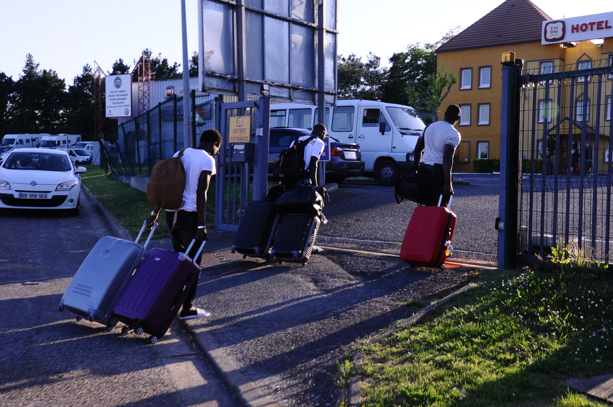 En images arrivé de Sidy Diop et son groupe à Bordeaux pour son concert de ce lundi et vous donne rendez-vous le 12 Mai au Dock Haussman de Paris