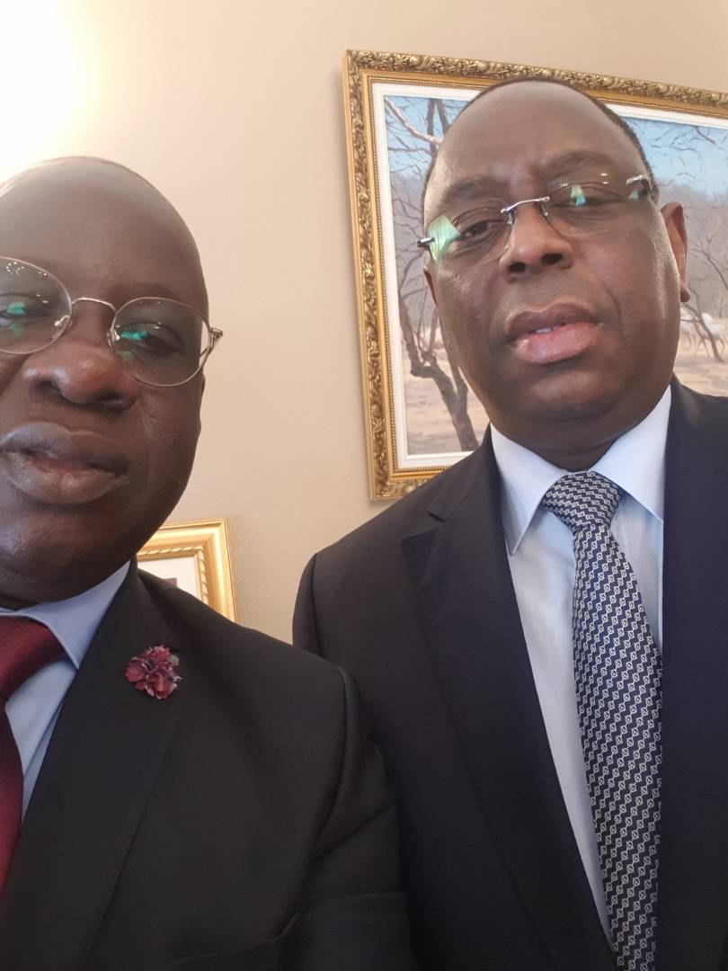 Le président Macky Sall en audience avec le président Mbagnick Diop du MDES.